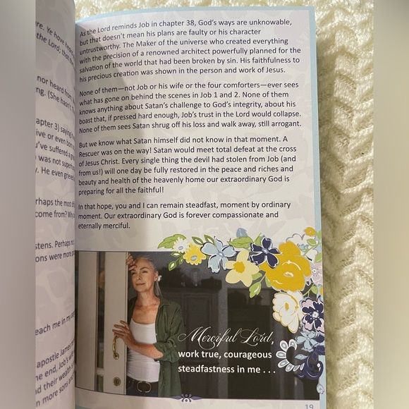 Ordinary Moments Extraordinary God Devotional Prayer Journal for Women - Picture 3 of 8